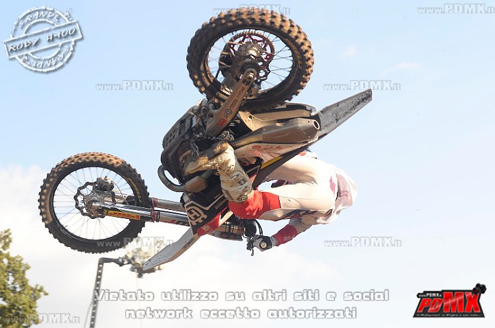 _ROB4029 (Copy).jpg